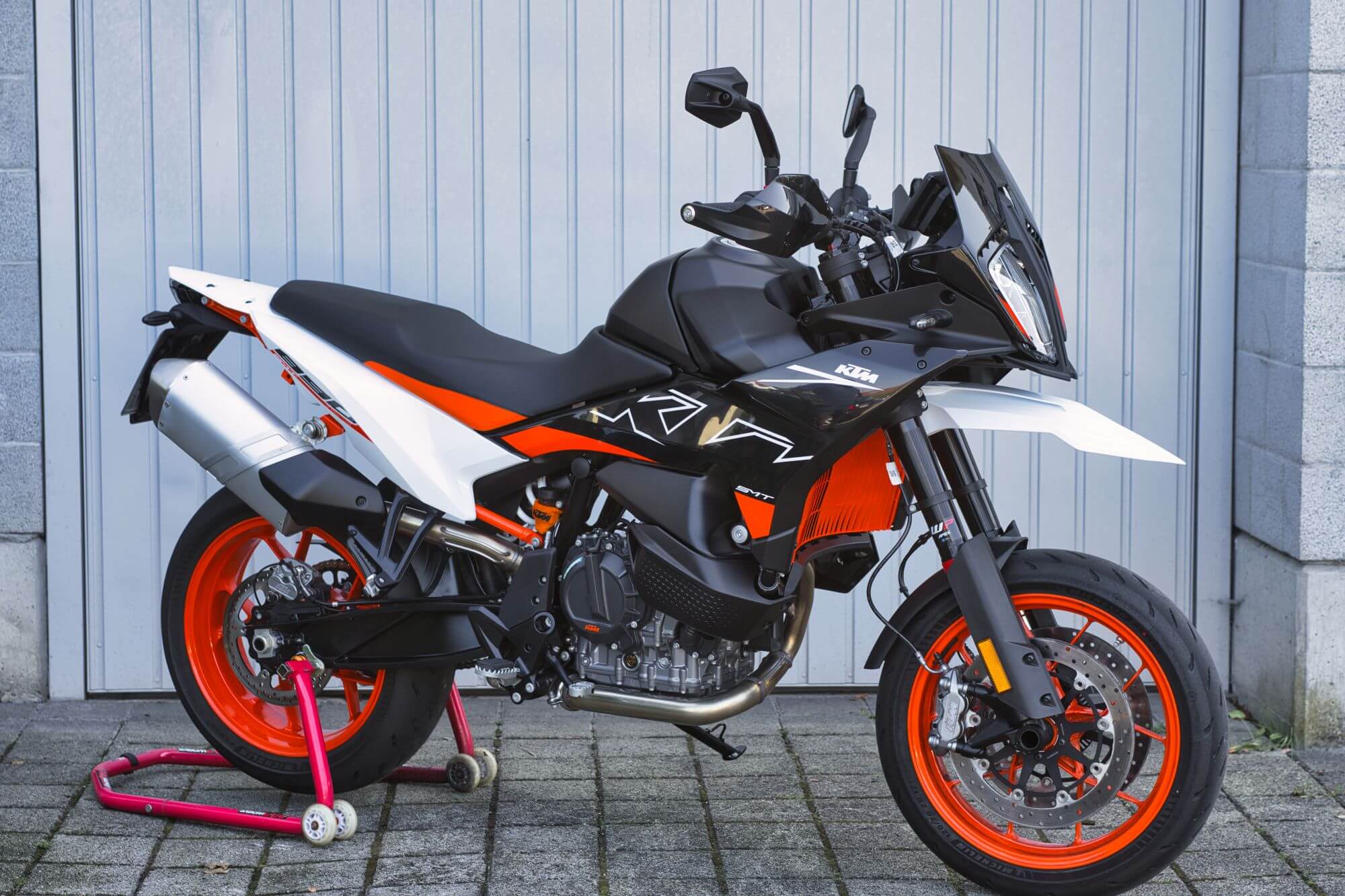 KTM 890 SMT Design