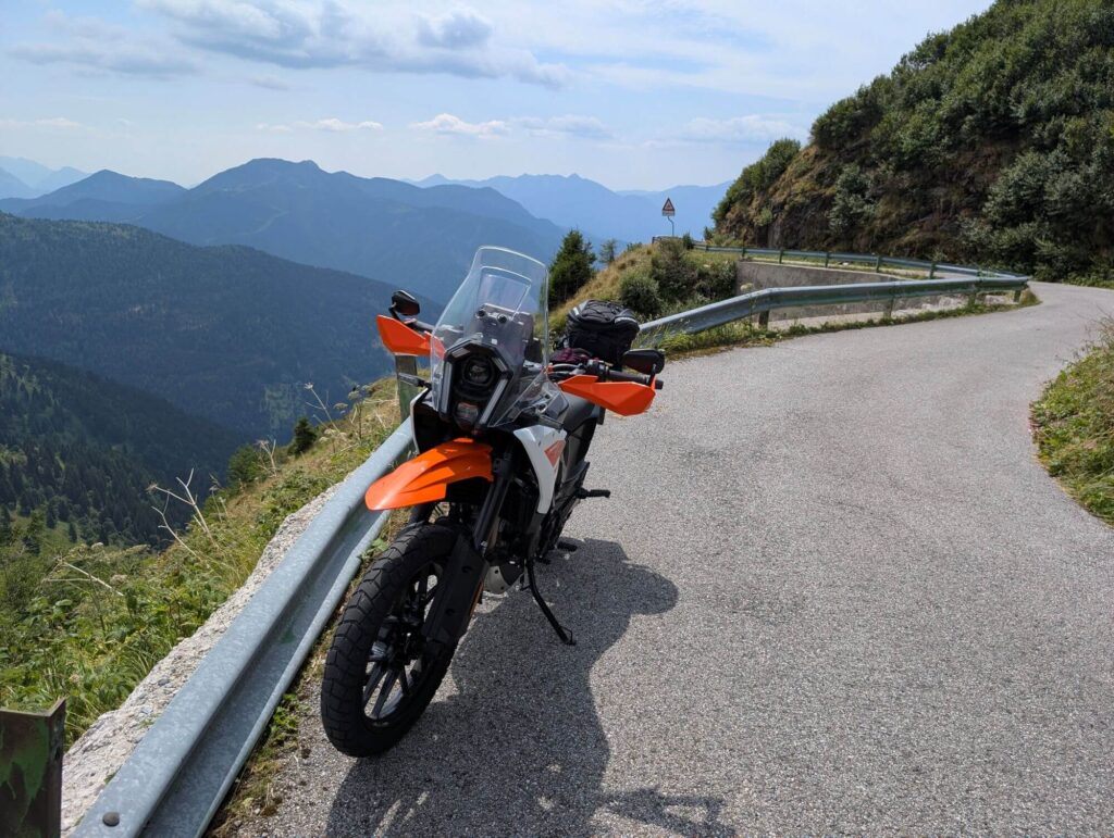 Panoramica delle vette KTM 390 Adventure X